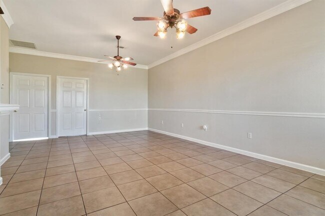 Foto del edificio - 6500 S Farm-to-Market 565 Rd