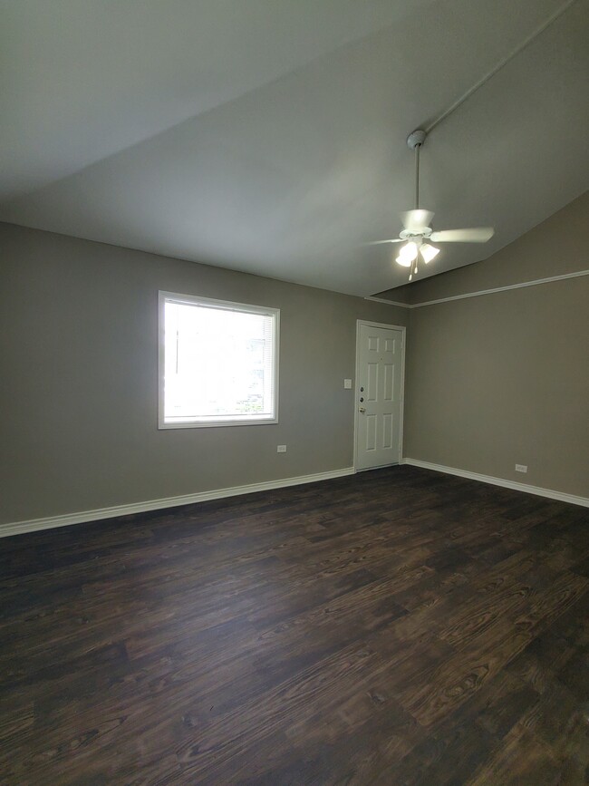 Living Room Continued - 10111 Kilarney Dr