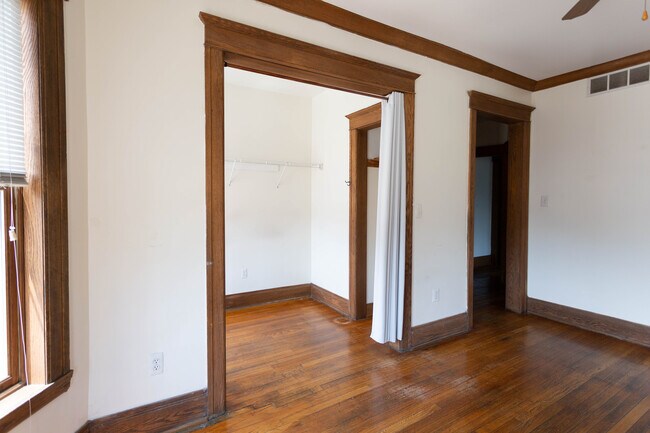 Foto del edificio - 324 Hendrie St