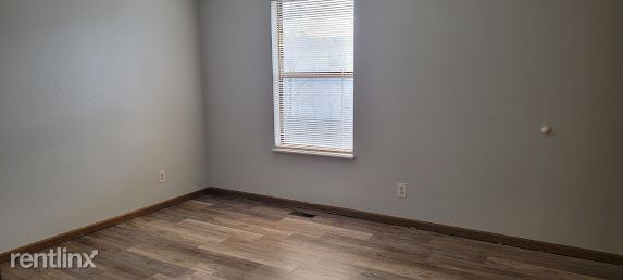 Building Photo - 2 br, 1.5 bath Townhome - 3555 Elk Ridge Dr.