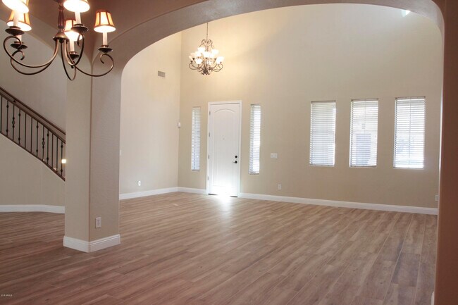 Foto del edificio - 2413 E Park View Ln