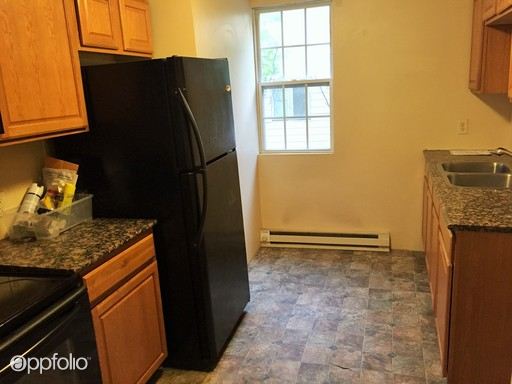 Building Photo - 752 Carroll Ave