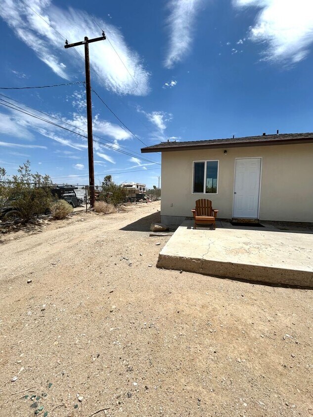 Foto principal - 6663 Sage Ave