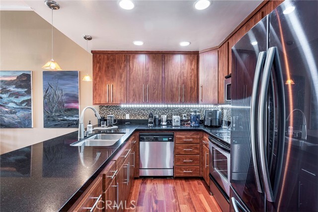 Building Photo - 9331 Marina Pacifica Dr N