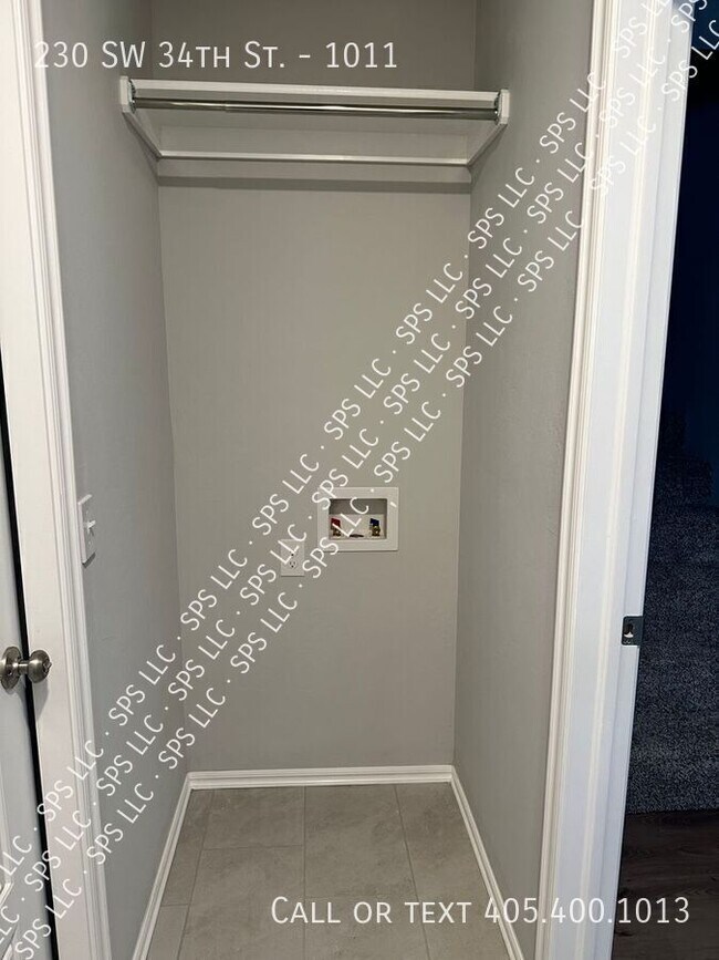 Foto del edificio - 230 SW 34th St