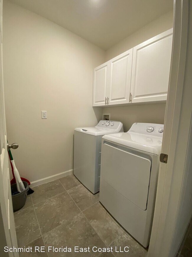 Building Photo - 4 br, 2 bath House - 980 De Groodt Rd. SW