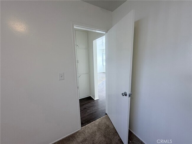 Foto del edificio - 24638 Eshelman Ave