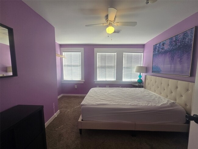 Foto del edificio - 1119 Broadway Avenue J