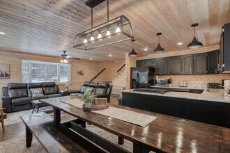 Building Photo - 4124 Sawtelle Peak Rd