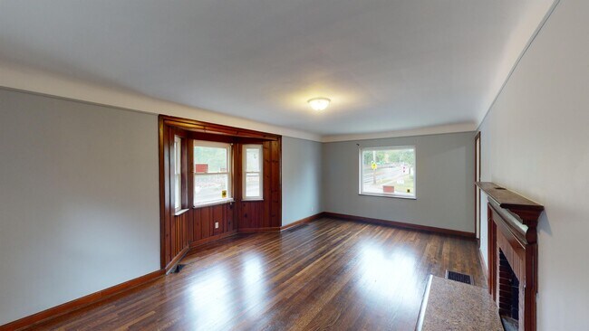 Building Photo - 771 Derby Ave