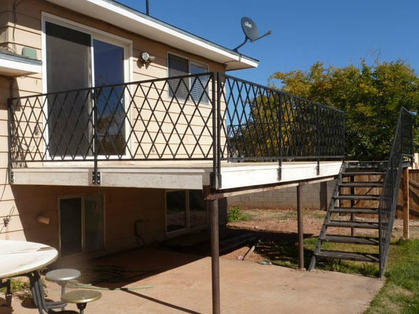 Building Photo - 4 bedroom home  - Dog Friendly!
