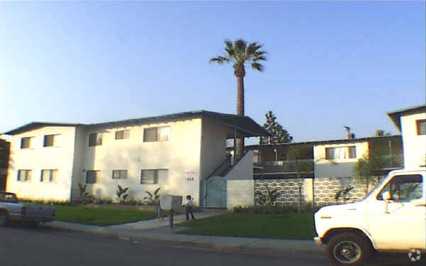Building Photo - 425 Anderwood Ct