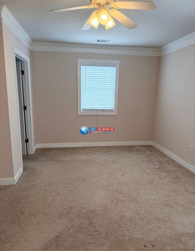 Building Photo - Nice 2-story house in the City of BUFORD schools