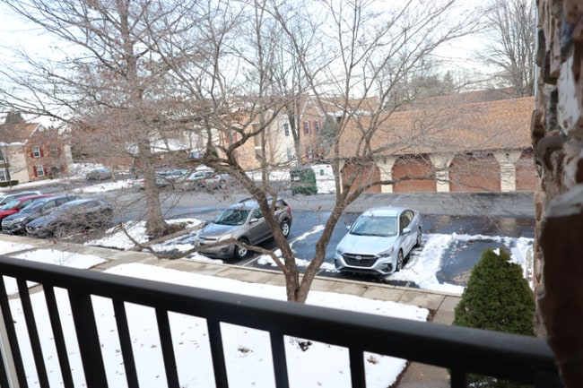 Building Photo - 154 Valley Greene Cir