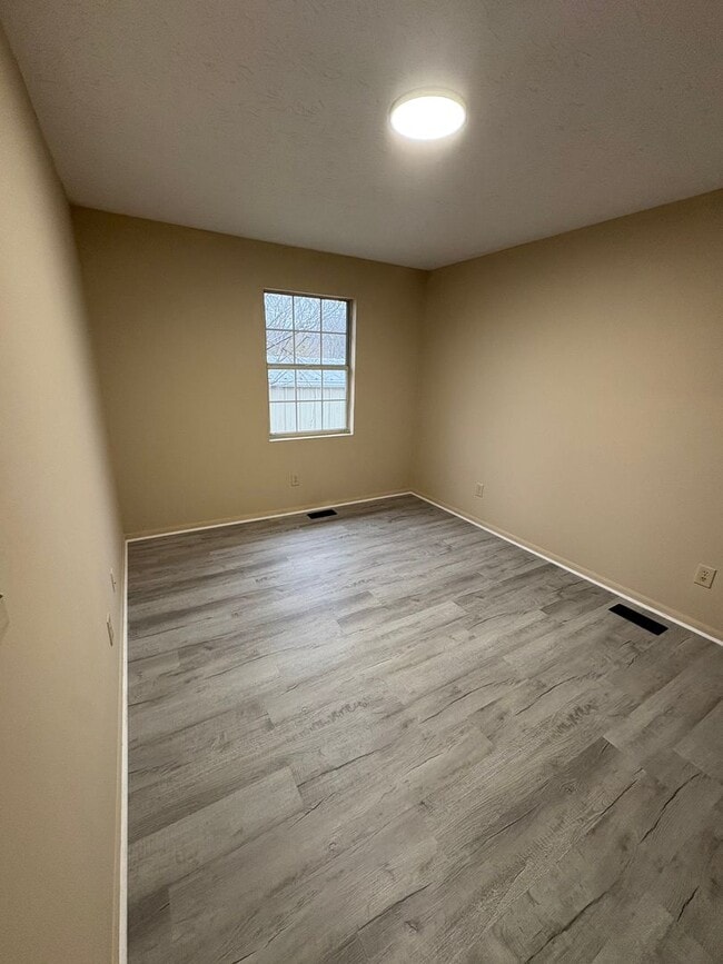 Building Photo - 56 Waterson Lane