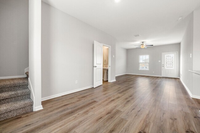 Building Photo - Like New Home In Hightop Ridge!!!