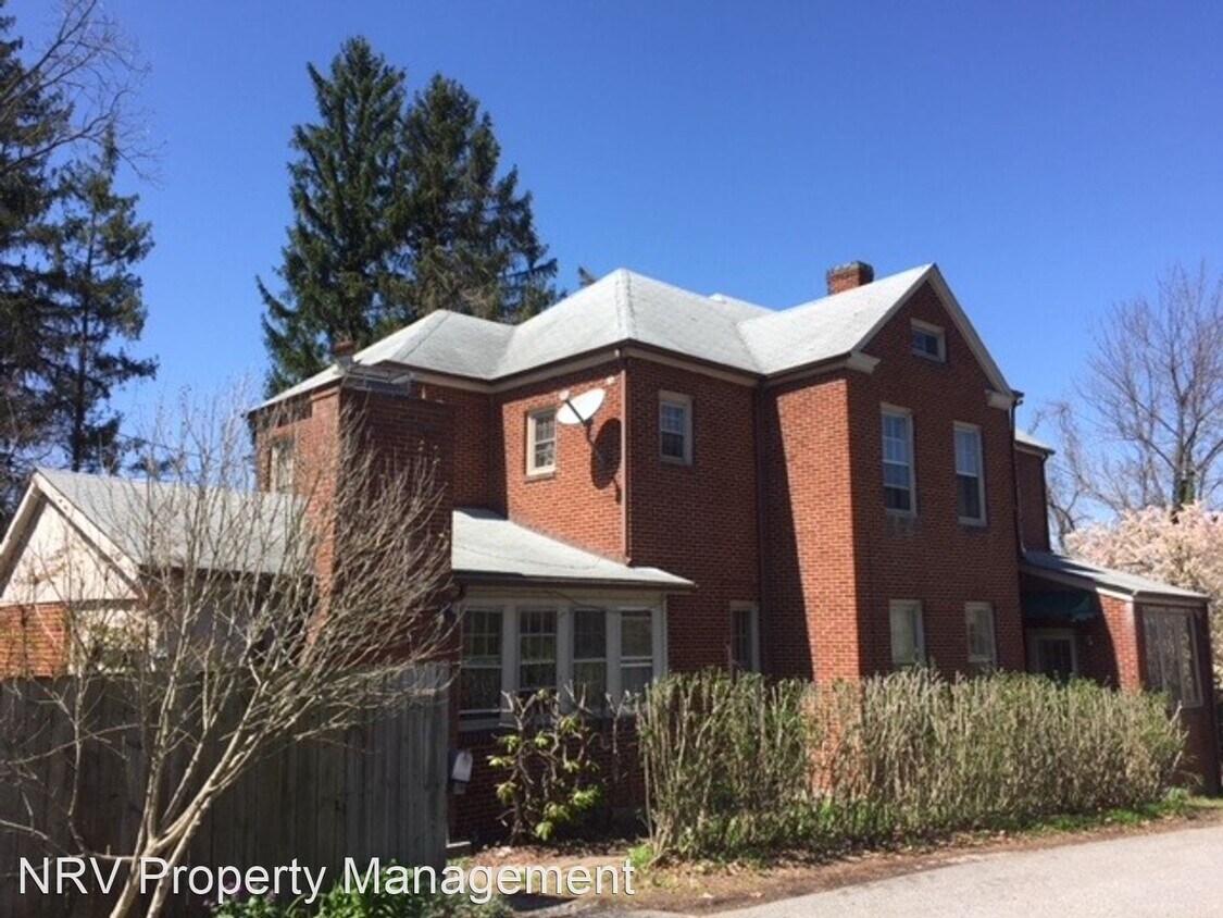 Primary Photo - 5 br, 2.5 bath House - 801 Oak Lane