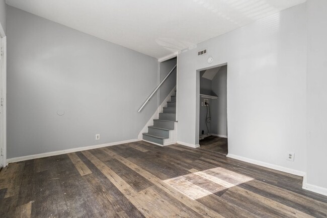 Building Photo - Updated 2BR in the Heart of Lancaster n