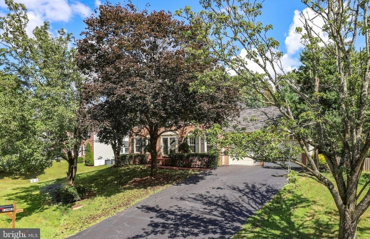 Primary Photo - 13903 Andorra Dr