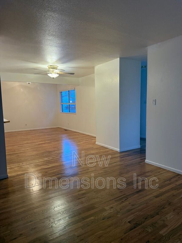Building Photo - 3234 Heights Dr