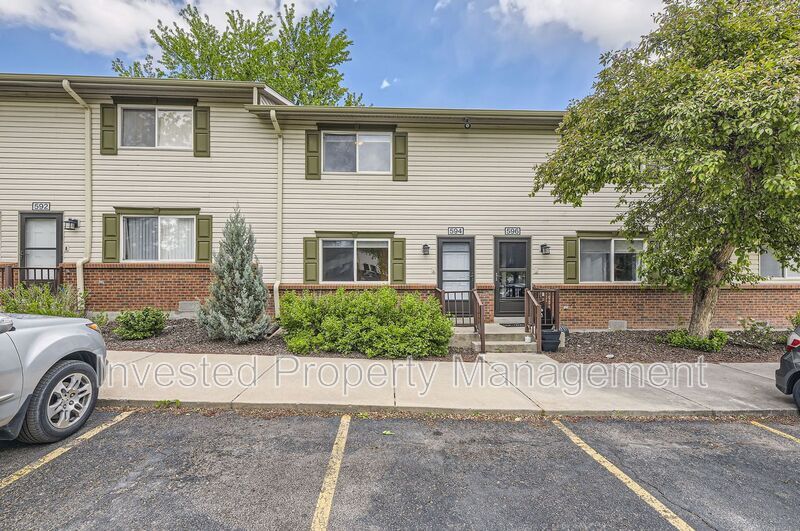 Primary Photo - 594 S Eaton St