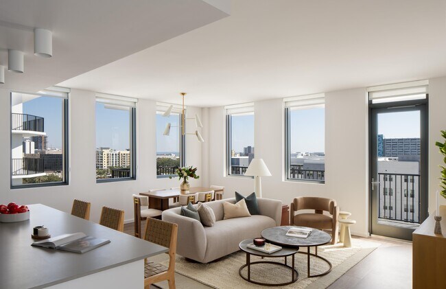 Building Photo - VIV