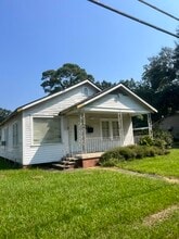 Building Photo - 304 W Tennis St