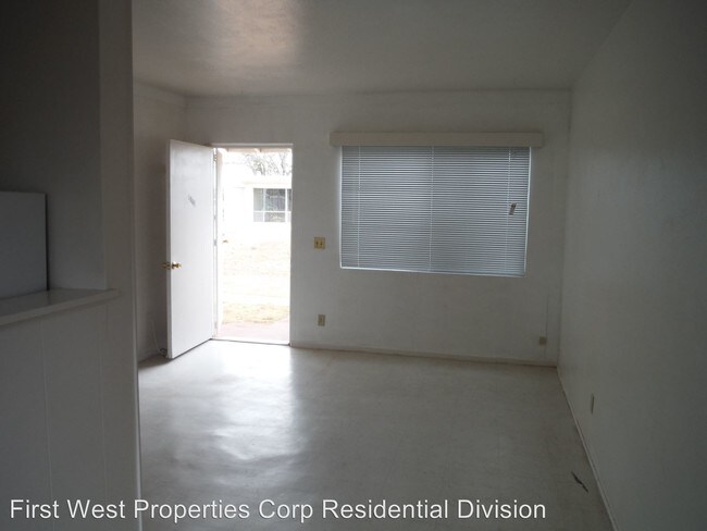 Building Photo - 2052 E 10th St