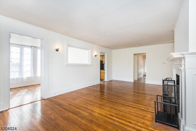 Foto del edificio - 232 Orange Rd