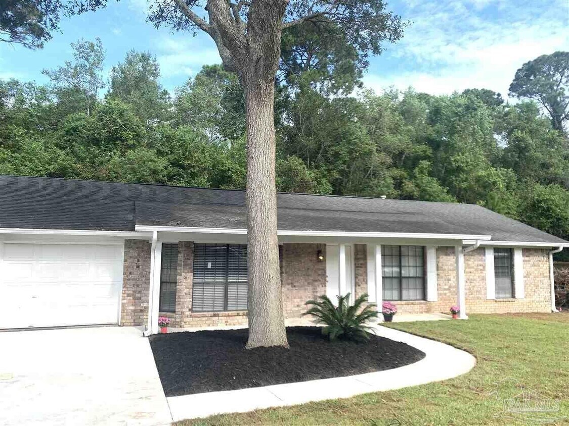 Primary Photo - 7686 Old Hickory Dr