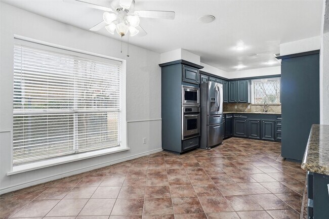 Building Photo - 1329 Mackie Dr