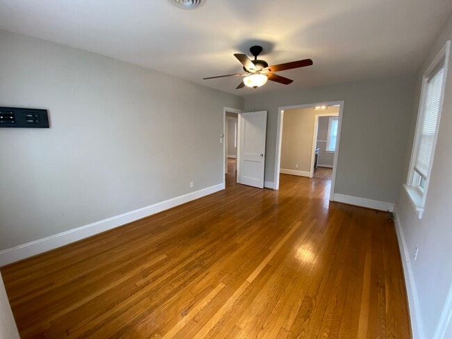 Foto del edificio - 3856 Brook Rd