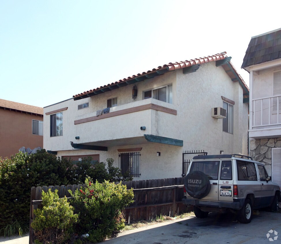 Primary Photo - 4245 Highland Ave