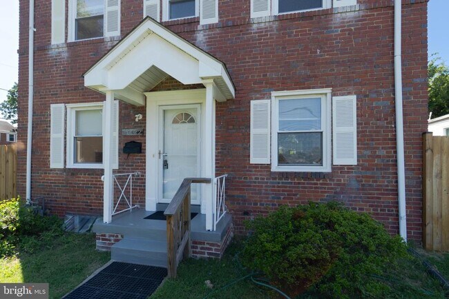 Foto del edificio - 10022 Lorain Ave