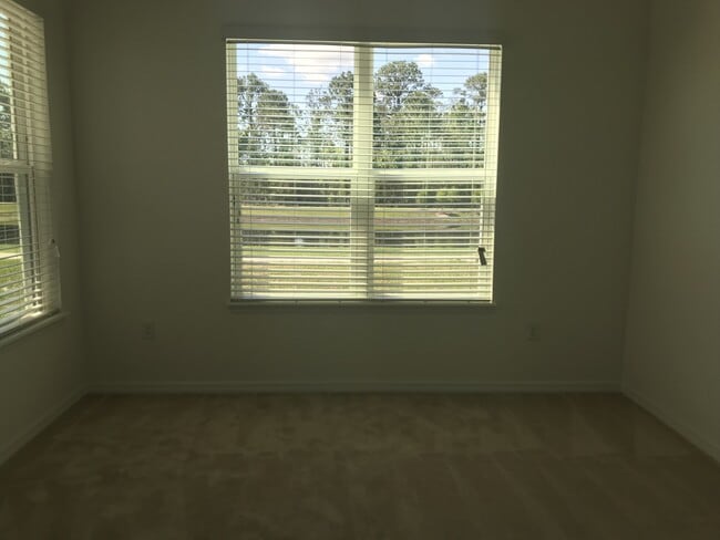 Building Photo - 12886 Westside Vlg Lp