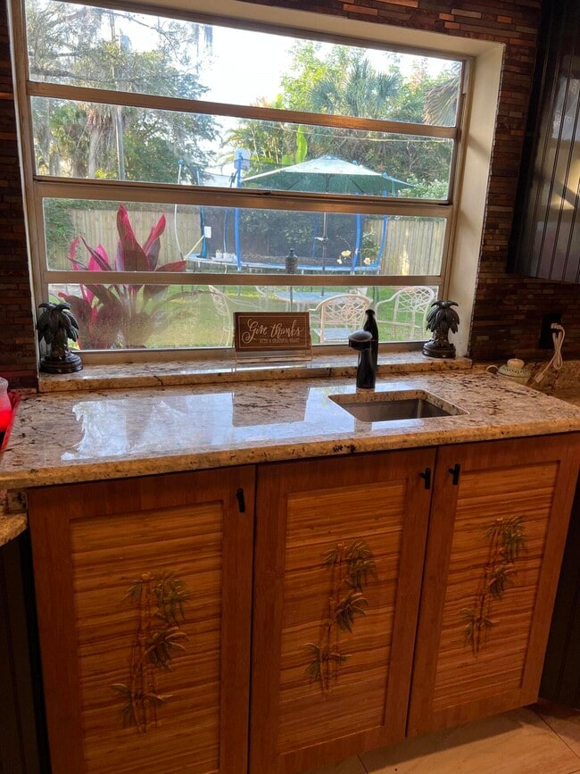 Foto del edificio - 1207 Australian Ave