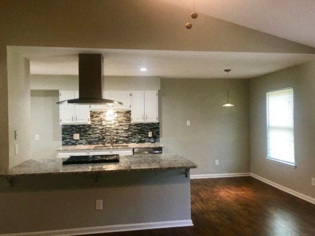 Building Photo - Beautiful updated single story in Arlington