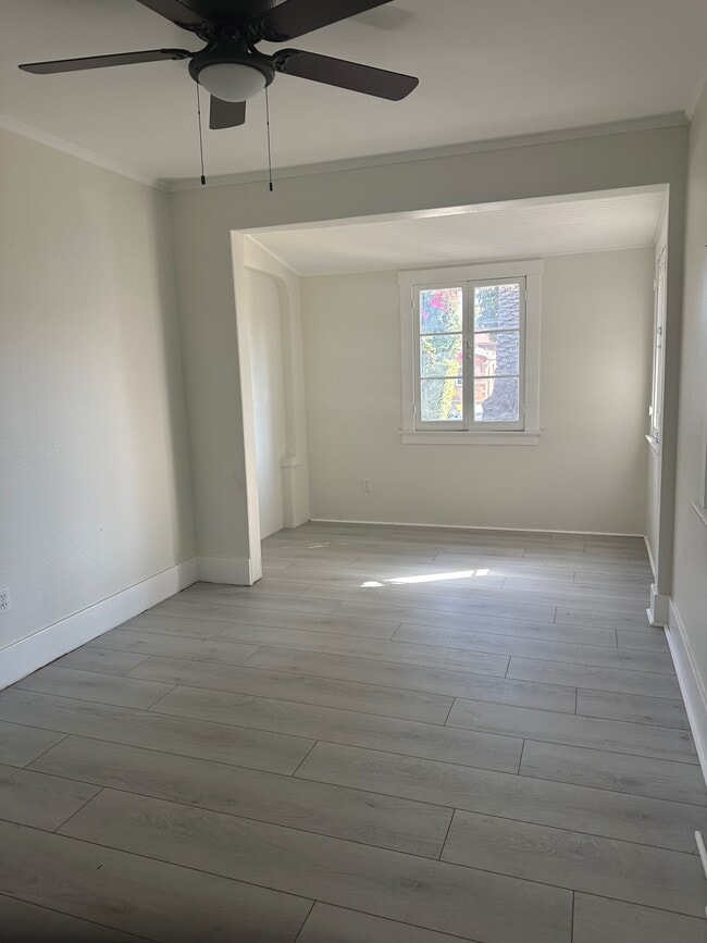 Foto del edificio - 205 W Palmer Ave