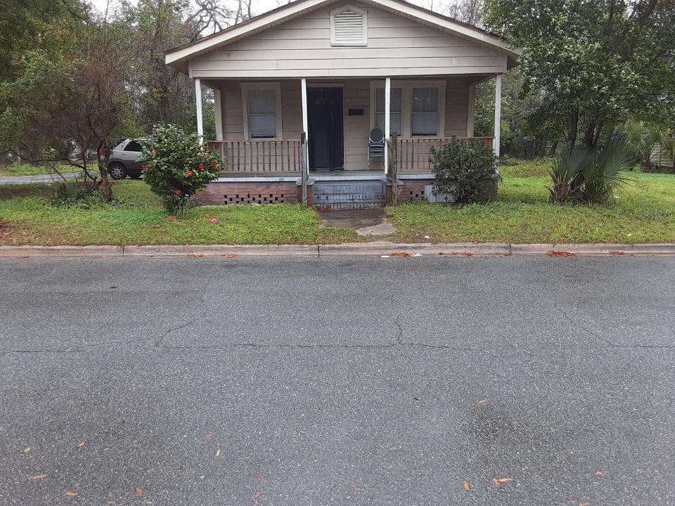 Primary Photo - 204 Sugden St