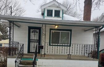 Building Photo - 1230 Lily St