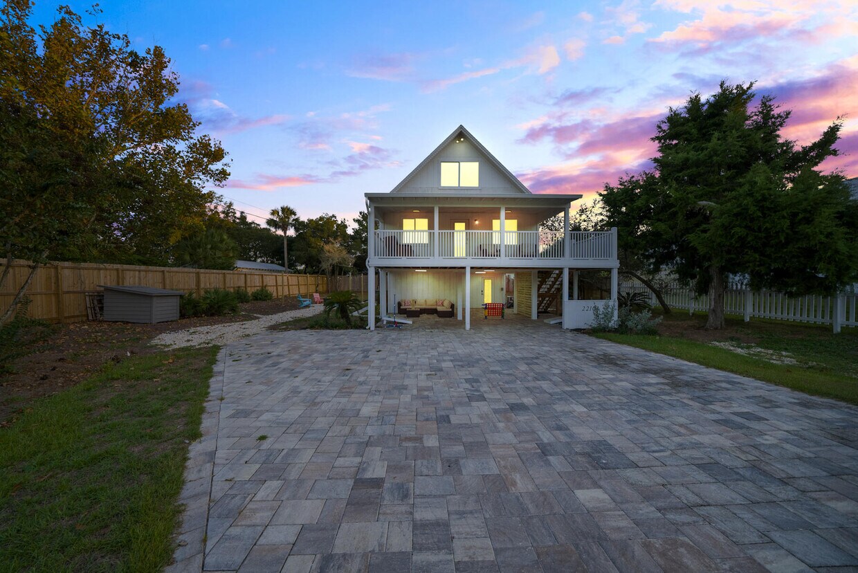 22103 Lakeview Dr, Panama City Beach, FL 32413 House Rental in Panama