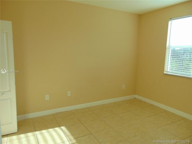 Foto del edificio - 1663 SE 27th Dr