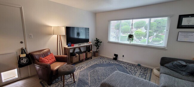 Foto del edificio - 2516 Clearview Ave