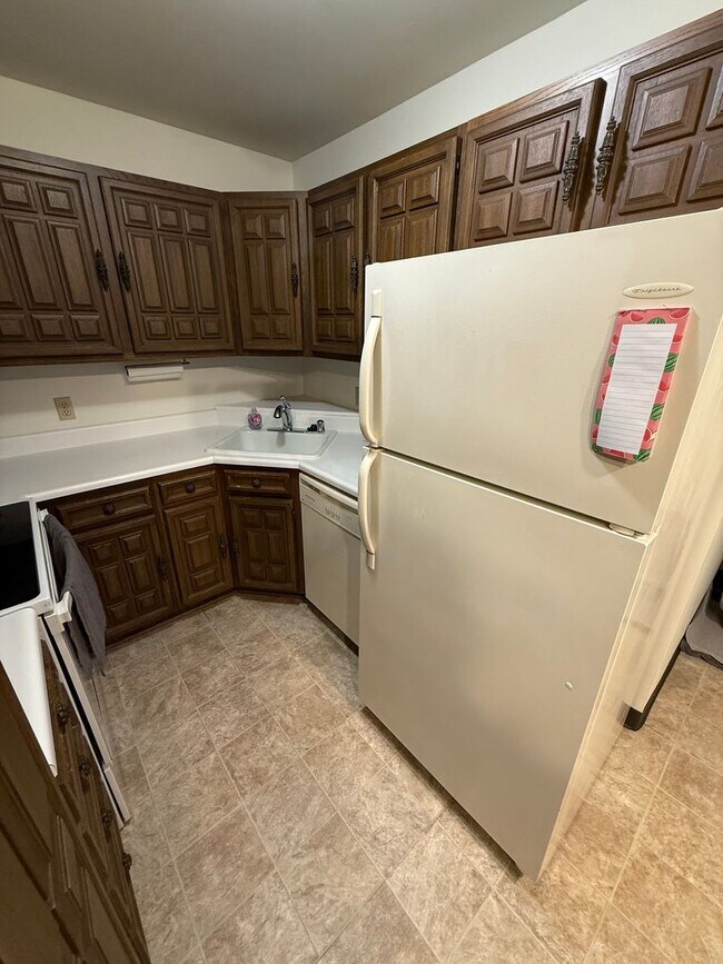 Foto del edificio - 425 E Henry Clay St