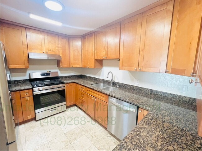 Building Photo - 924 Almaden Ave