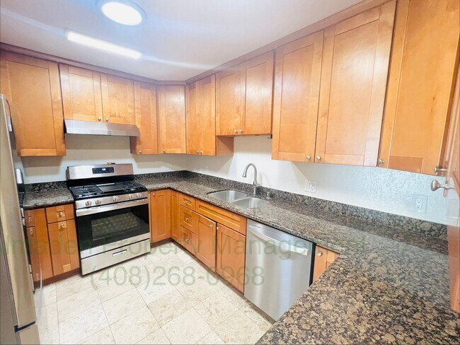 Foto del edificio - 924 Almaden Ave