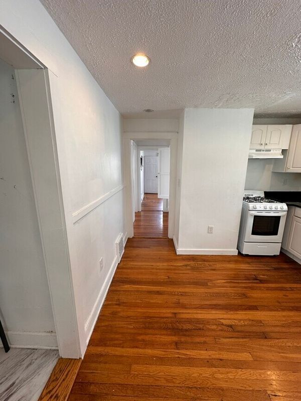 Foto del edificio - 48 Lawn Ave