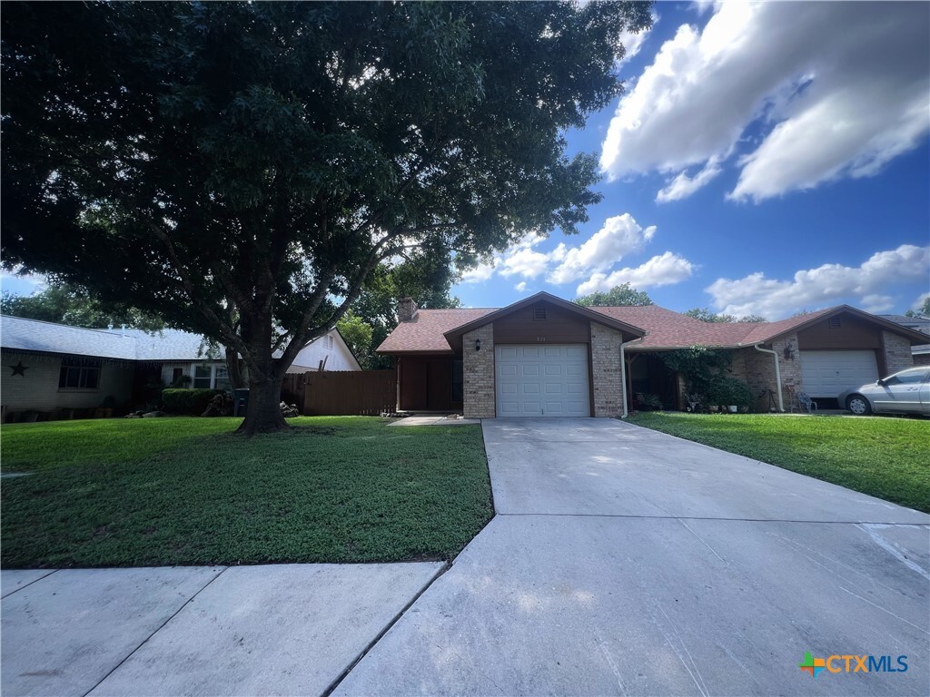 Primary Photo - 521 Riverside Dr