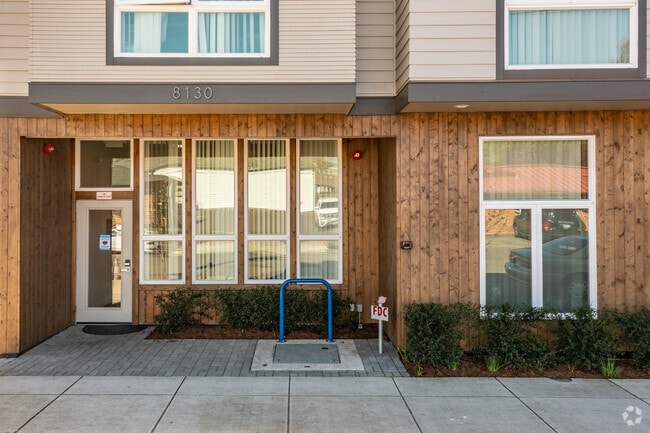 Building Photo - 8130 SE Woodward St