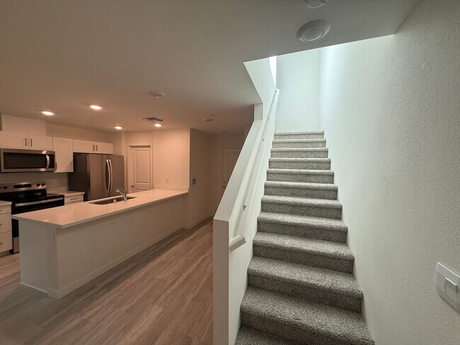 Foto del edificio - New Home in Gated Community